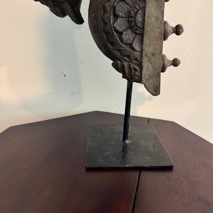 Chetak : Wooden resin horse head mounted on stand