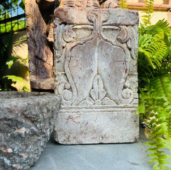 Nakaashi 3 : Stone carving