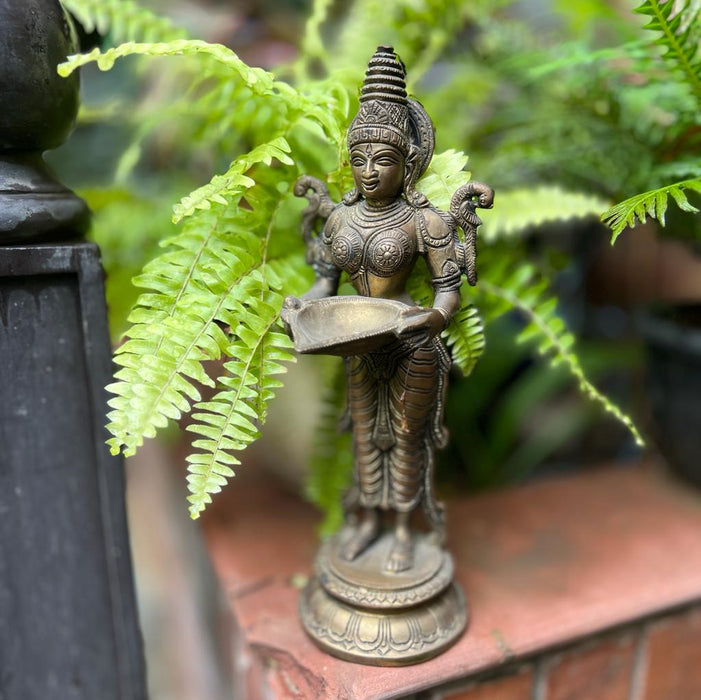 Pital 12 :  Vintage Bronze Sculpture of Paavai Vilakku