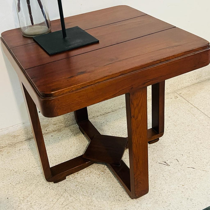 Pasbaan : Square   table