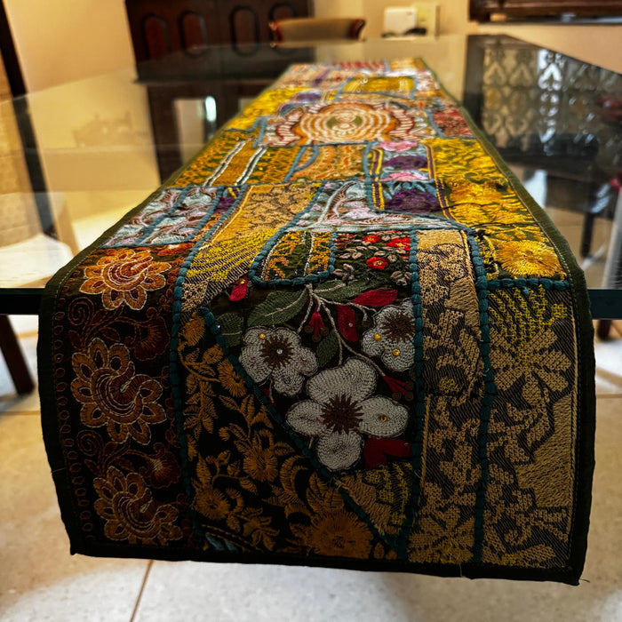 Embroidered table runner : Kasheeda 3