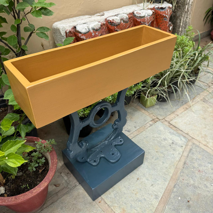 Wood and metal planter  : Baxa 10