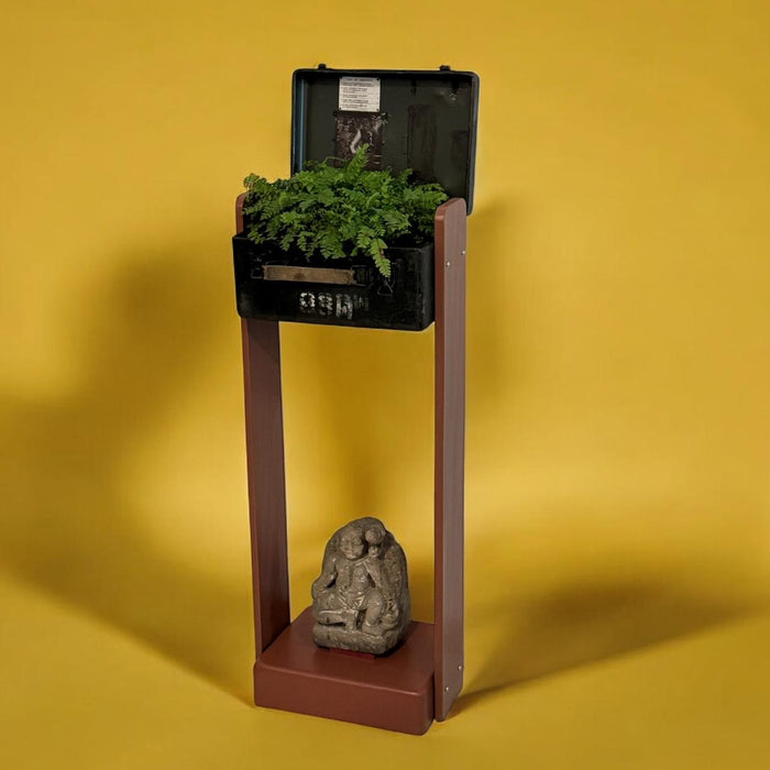 Metal Box planter on a Stand : Baxa 1