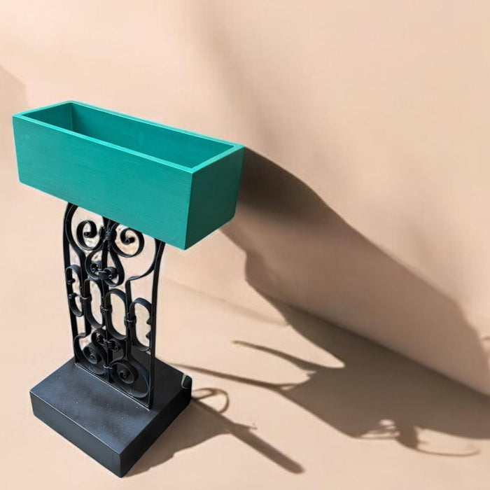 Wood and metal planter : Baxa 4