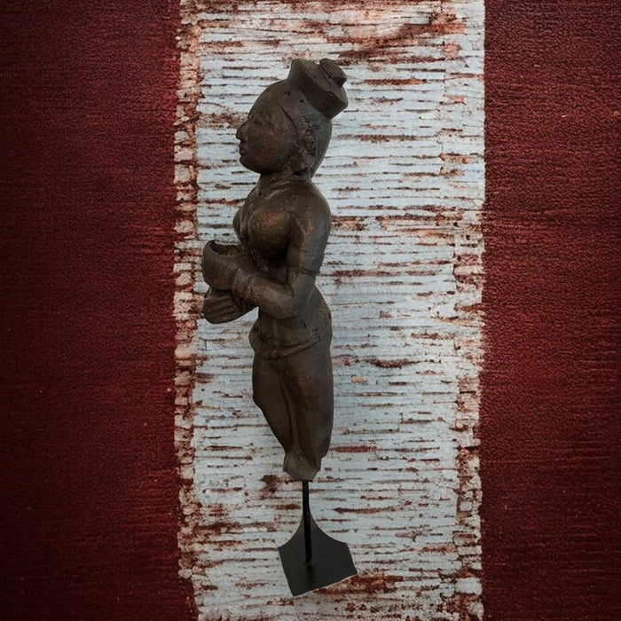 Stree : Vintage Standing Women statue