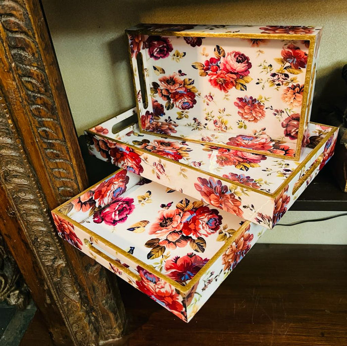 Tabak 4 ; Summer Symphony Pattern : Set of three trays