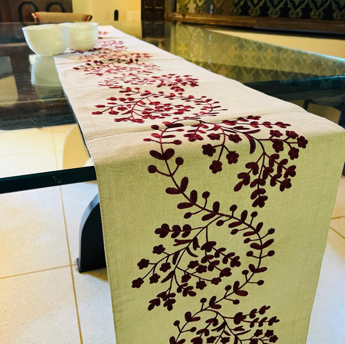 Embroidered table runner 10