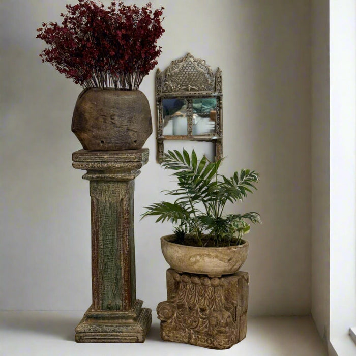 Ruhana 5 : Vintage pillar pedestal