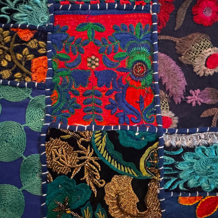 Embroidered Table Runner with 6 Mats : Kasheeda 5