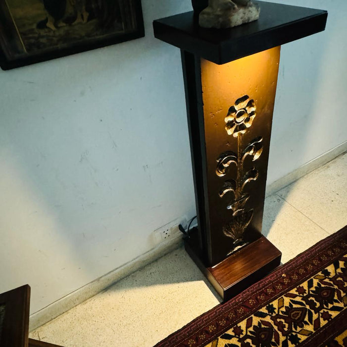Vintage pedestal : Ruhana 1