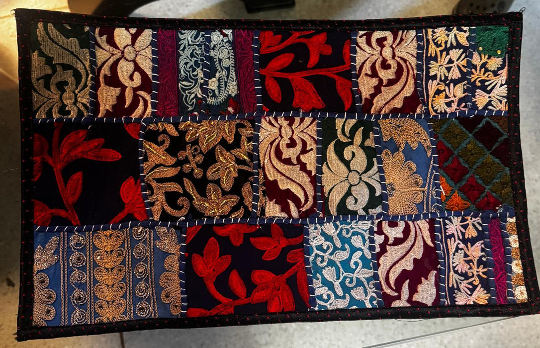 Embroidered Table Runner with 6 Mats : Kasheeda 5
