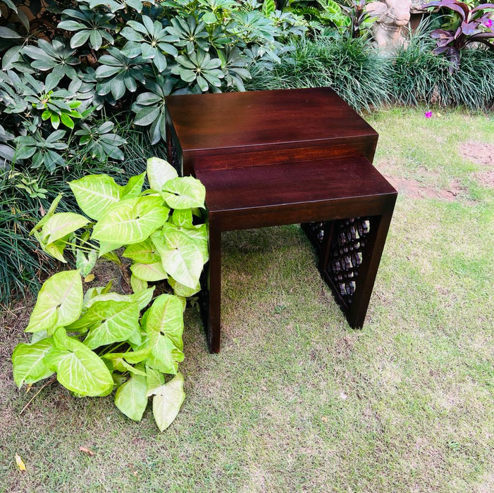 Aaima 7 : Nest of  2 Side Tables in a rich, dark polish