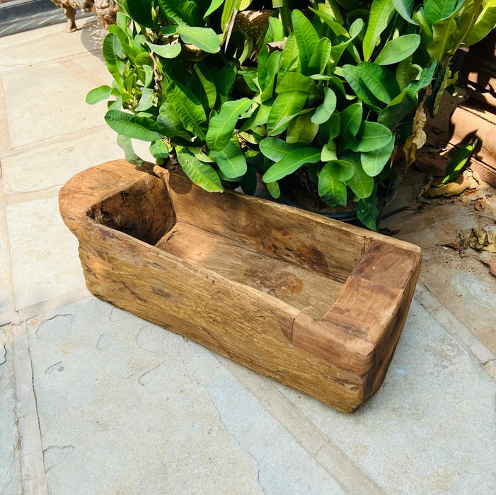 Burhan 2 : Raw wood planter