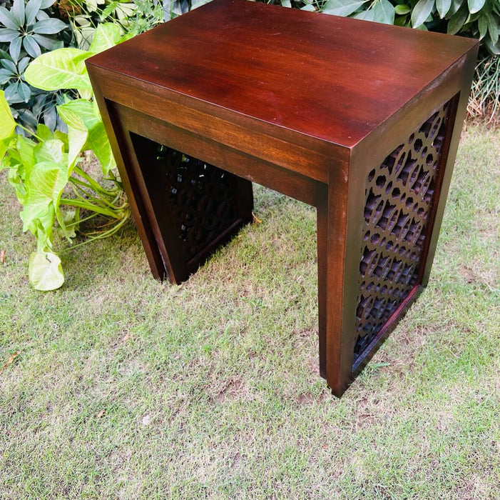 Aaima 7 : Nest of  2 Side Tables in a rich, dark polish