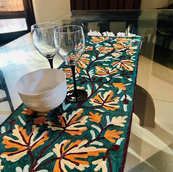 Embroidered table runner 3