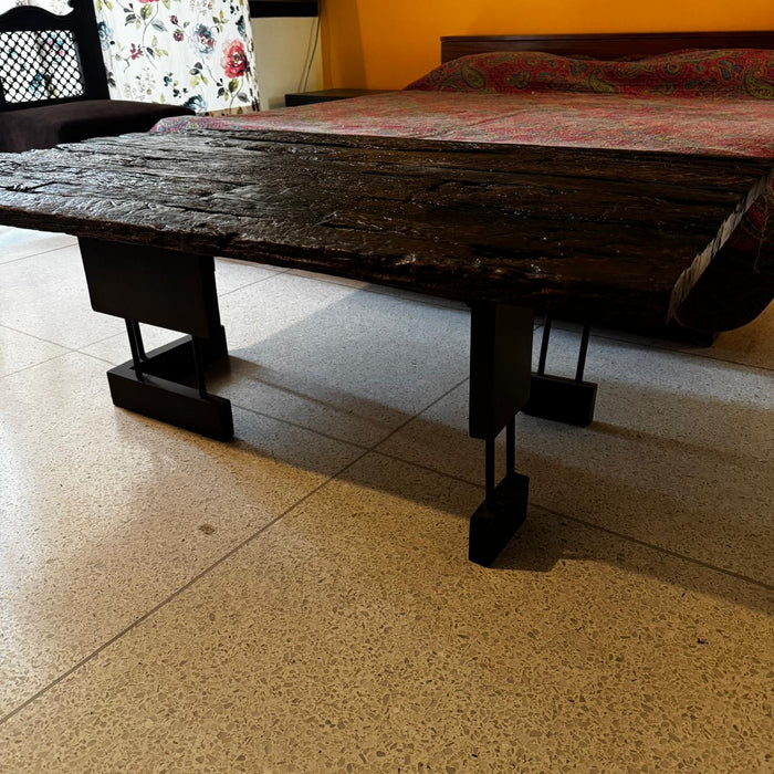 Raw wood table : Daksh 7