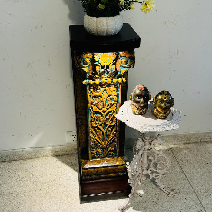 Wooden pedestal : Ruhana 10