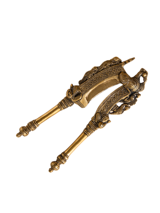 Double Yali Brass Nut Cutter Sarota 

( You can use this nut cutter for commercial purposes. This product has a blade so keep it away from children )