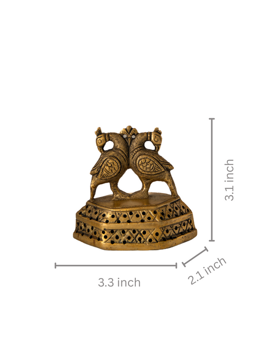 Brass Double Peacock Jhaba

(In ancient times, people used it for foot massage)

(For decorative purpose only)