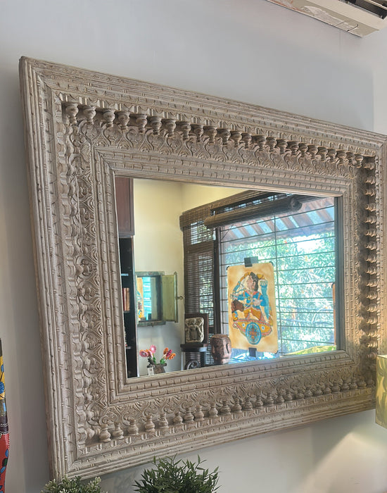 BESTSELLER : Sehr Wooden  Mirror in Cream and Ivory