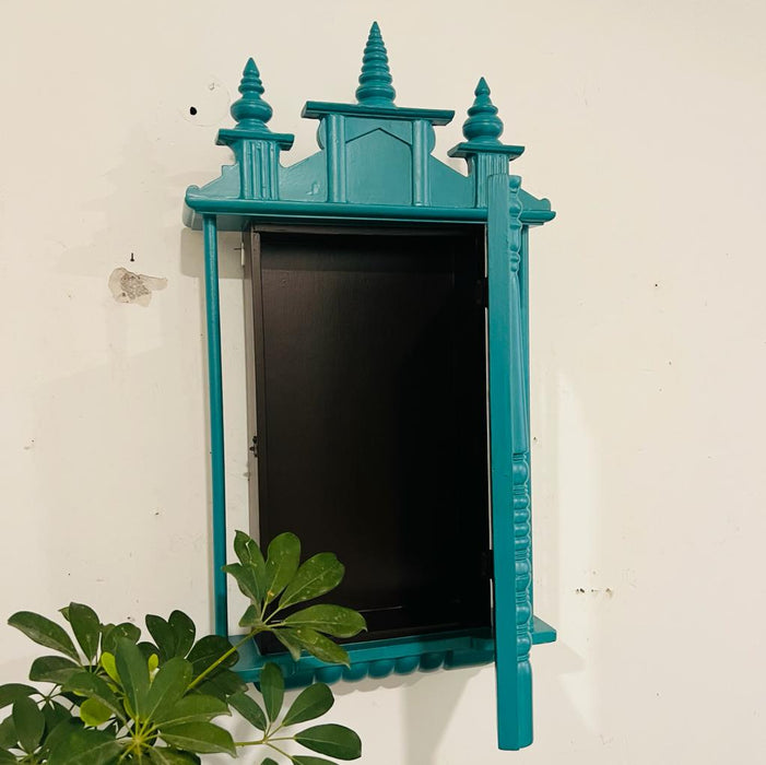 Kabina 7 :  Turquoise Cabinet  Mirror with Spires (Shelf Inside )