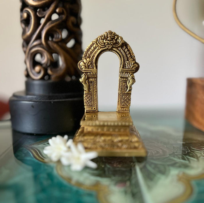 Pital 17 : Vintage Style Brass Prabhawali with Base included