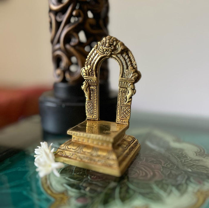 Pital 17 : Vintage Style Brass Prabhawali with Base included