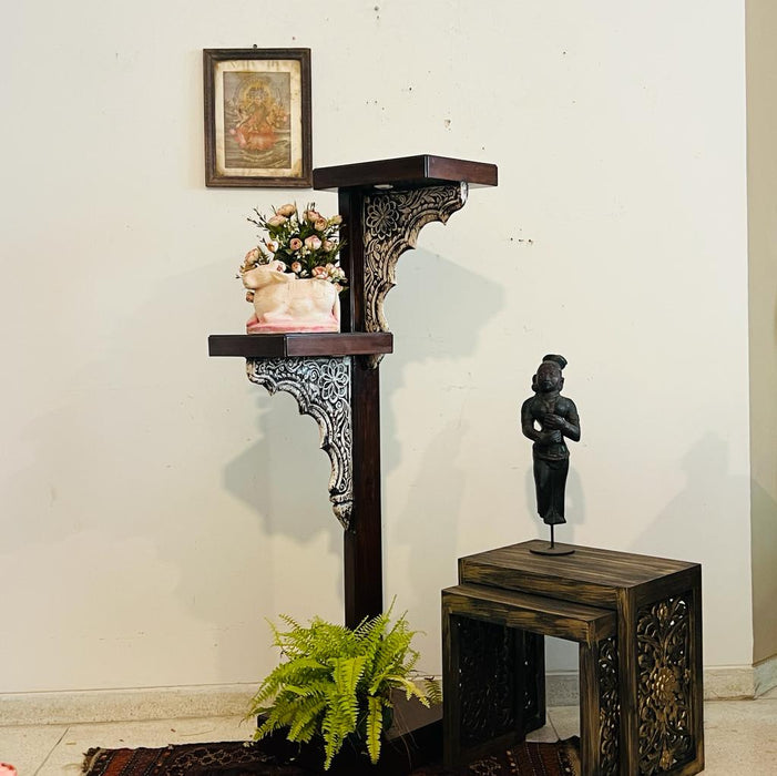 Ruhana 10  : Tall wooden  pedestal