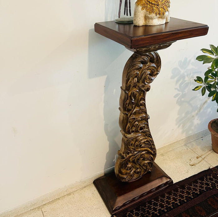 Ruhana 1 : Carved Panel Pedestal