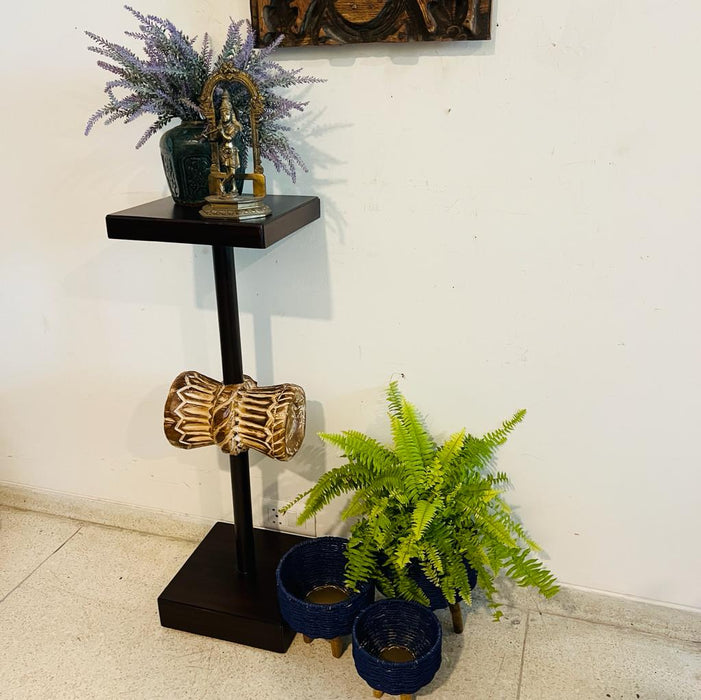 Ruhana 22 : Wooden pedestal