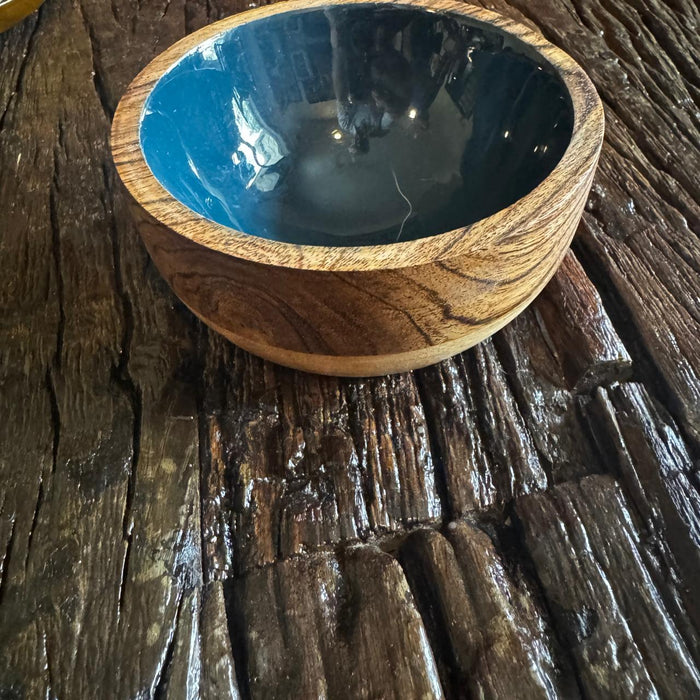 Rectangular platter with dip bowl: 1