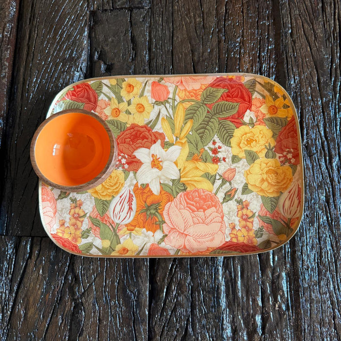 Rectangular platter with dip bowl: 2