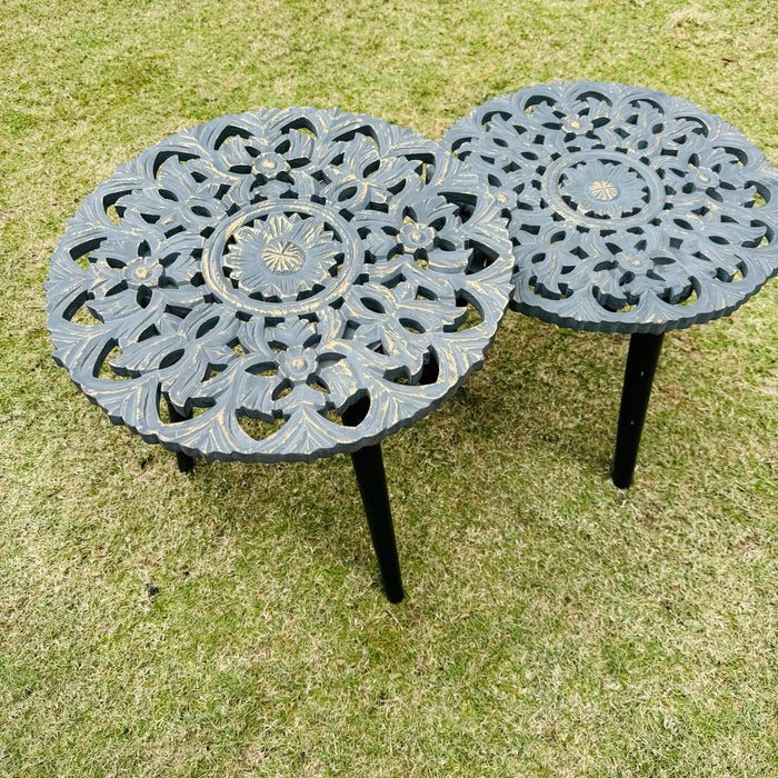 Aaima 3 : Set of two tables