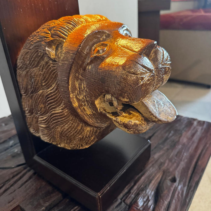 Lion Head Lamp : Noor 23 ( Shade Included)