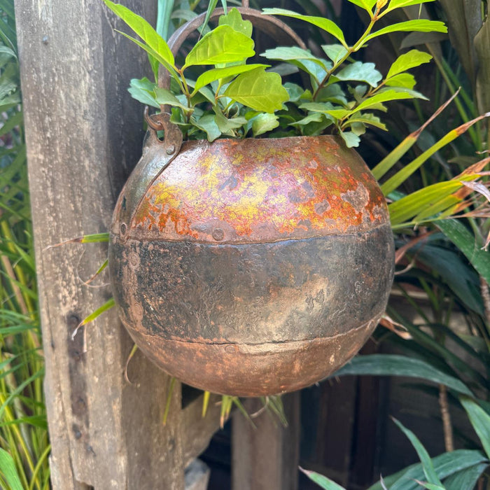 Hanging Metal planter :Burhan 16