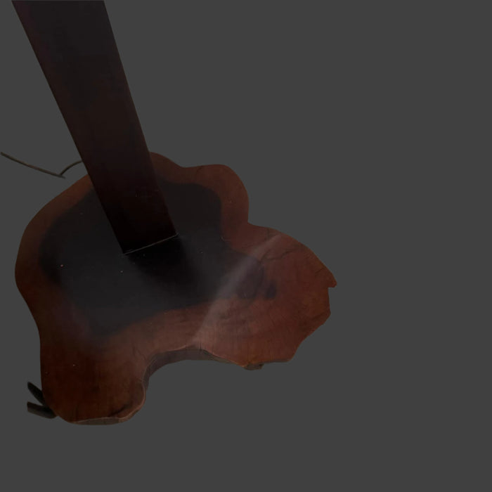Tall Floor lamp with a fluid wooden shape : Noor 1