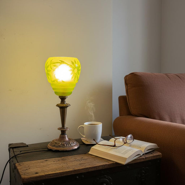 Antique brass Lamp with Vintage Glass Shade: Noor 35