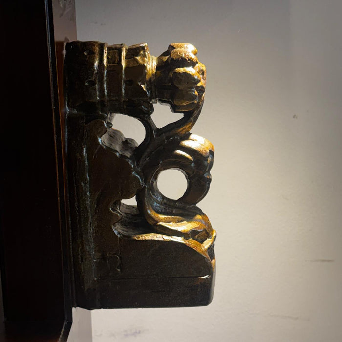 Two-Level Pedestal with Peacock Brackets; Ruhana 3