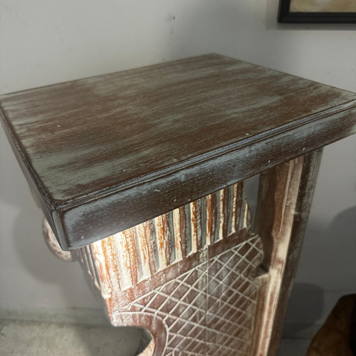 Vintage Corner Pedestal : Ruhana 2