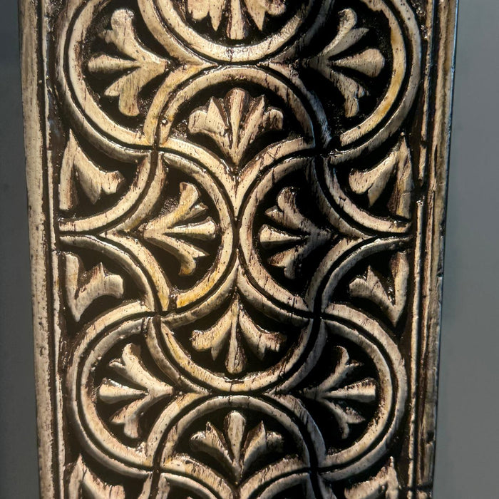 Carved panel on stand : Stambh 8