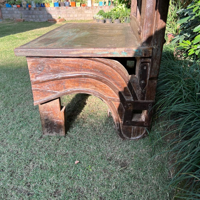 Wahab : Wooden bench