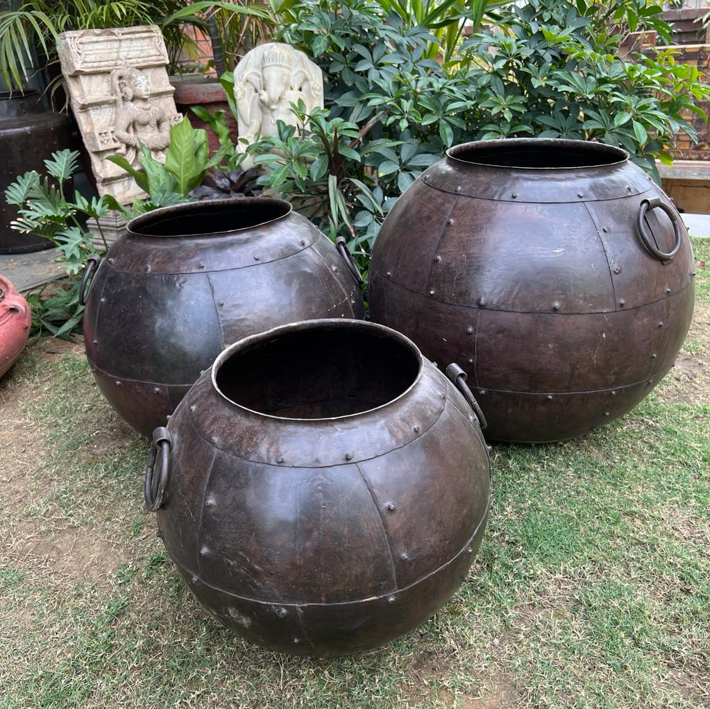 ET Expo-Trends- Designer Metal Pots with Stand (SET of 2). Decorative Pots  for Indoor Plants/