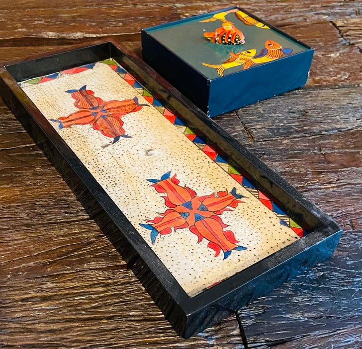 Two pattern tray