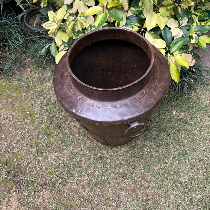 Azmal :   Vintage Metal Planter ( Medium Size)